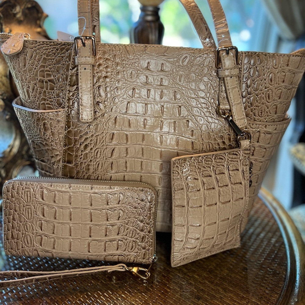 Cream Croc 3pc Matching Travel Bag Set Handbag Wallet, Coin Purse Studded Bottom